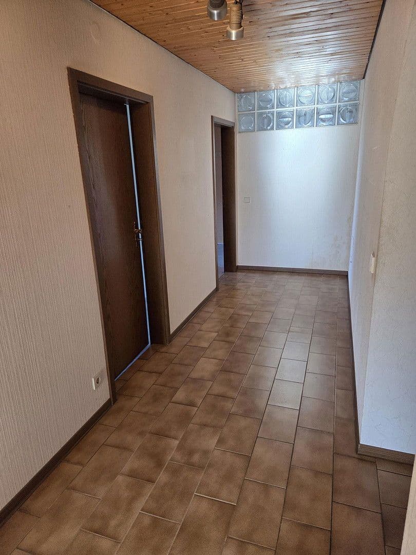 Prodej domu 209 m², pozemek 877 m², Böbingen an der Rems, Bádensko-Württembersko Prodej domu 209 m², pozemek 877 m², Böbingen an der Rems, Bádensko-Württembersko