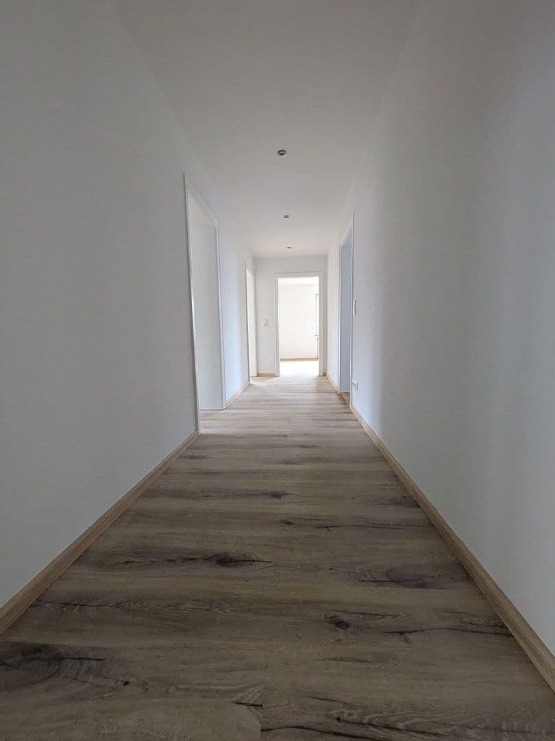 Pronájem bytu 3+1 100 m², Wilhelm-Hirte-Str. 31, Langenhagen, Dolní Sasko Pronájem bytu 3+1 100 m², Wilhelm-Hirte-Str. 31, Langenhagen, Dolní Sasko