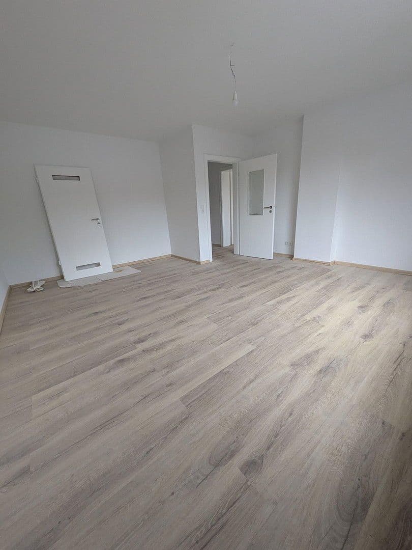 Pronájem bytu 3+1 100 m², Wilhelm-Hirte-Str. 31, Langenhagen, Dolní Sasko Pronájem bytu 3+1 100 m², Wilhelm-Hirte-Str. 31, Langenhagen, Dolní Sasko