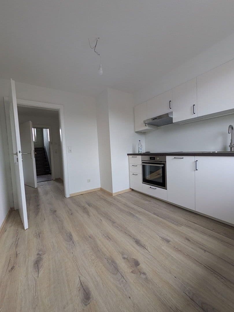 Pronájem bytu 3+1 100 m², Wilhelm-Hirte-Str. 31, Langenhagen, Dolní Sasko Pronájem bytu 3+1 100 m², Wilhelm-Hirte-Str. 31, Langenhagen, Dolní Sasko