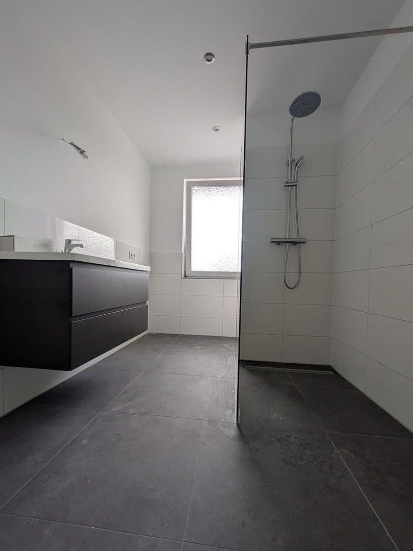 Pronájem bytu 3+1 100 m², Wilhelm-Hirte-Str. 31, Langenhagen, Dolní Sasko Pronájem bytu 3+1 100 m², Wilhelm-Hirte-Str. 31, Langenhagen, Dolní Sasko