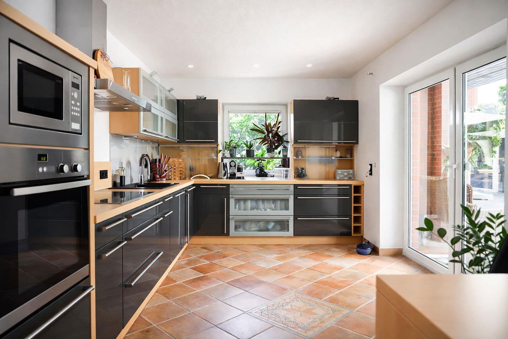 Prodej domu 244 m², pozemek 1.155 m², Sandhörn 15, Grünendeich, Dolní Sasko Prodej domu 244 m², pozemek 1.155 m², Sandhörn 15, Grünendeich, Dolní Sasko