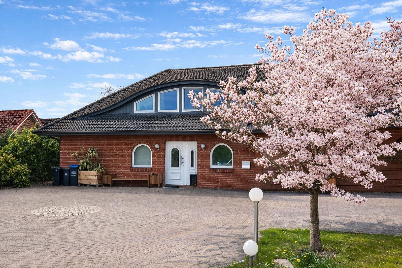 Prodej domu 244 m², pozemek 1.155 m², Sandhörn 15, Grünendeich, Dolní Sasko Prodej domu 244 m², pozemek 1.155 m², Sandhörn 15, Grünendeich, Dolní Sasko