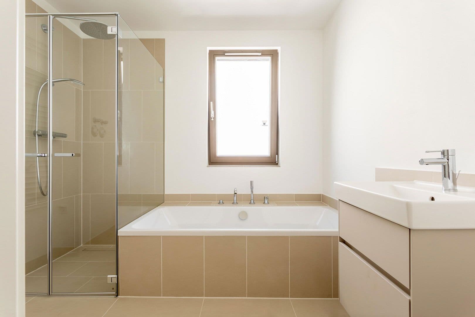 Prodej bytu 3+1 72 m², Hohenstaufenstraße 9, Berlin, Berlín Prodej bytu 3+1 72 m², Hohenstaufenstraße 9, Berlin, Berlín