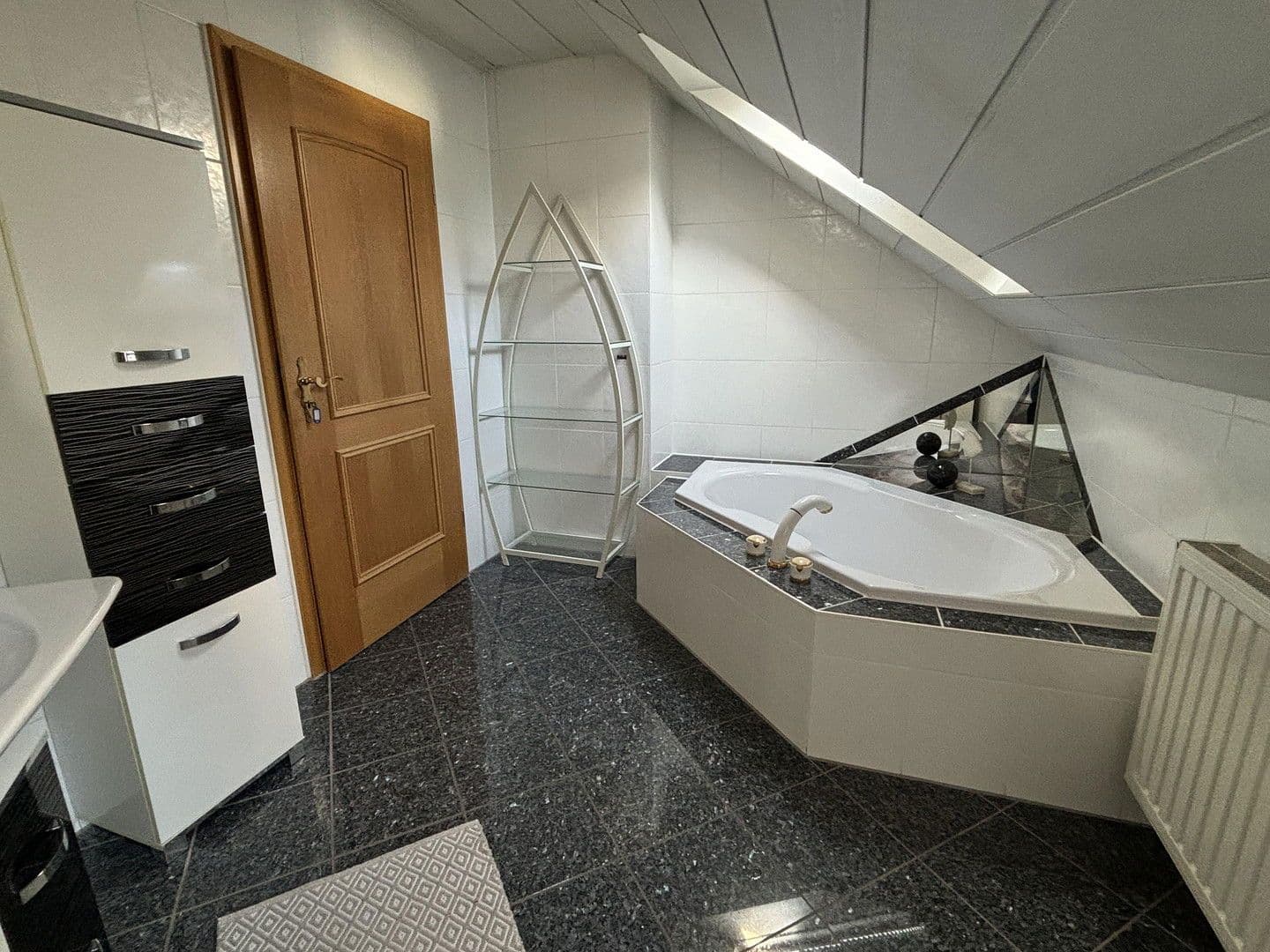 Pronájem bytu 3+1 120 m², Sulzdorf an der Lederhecke, Bavorsko Pronájem bytu 3+1 120 m², Sulzdorf an der Lederhecke, Bavorsko