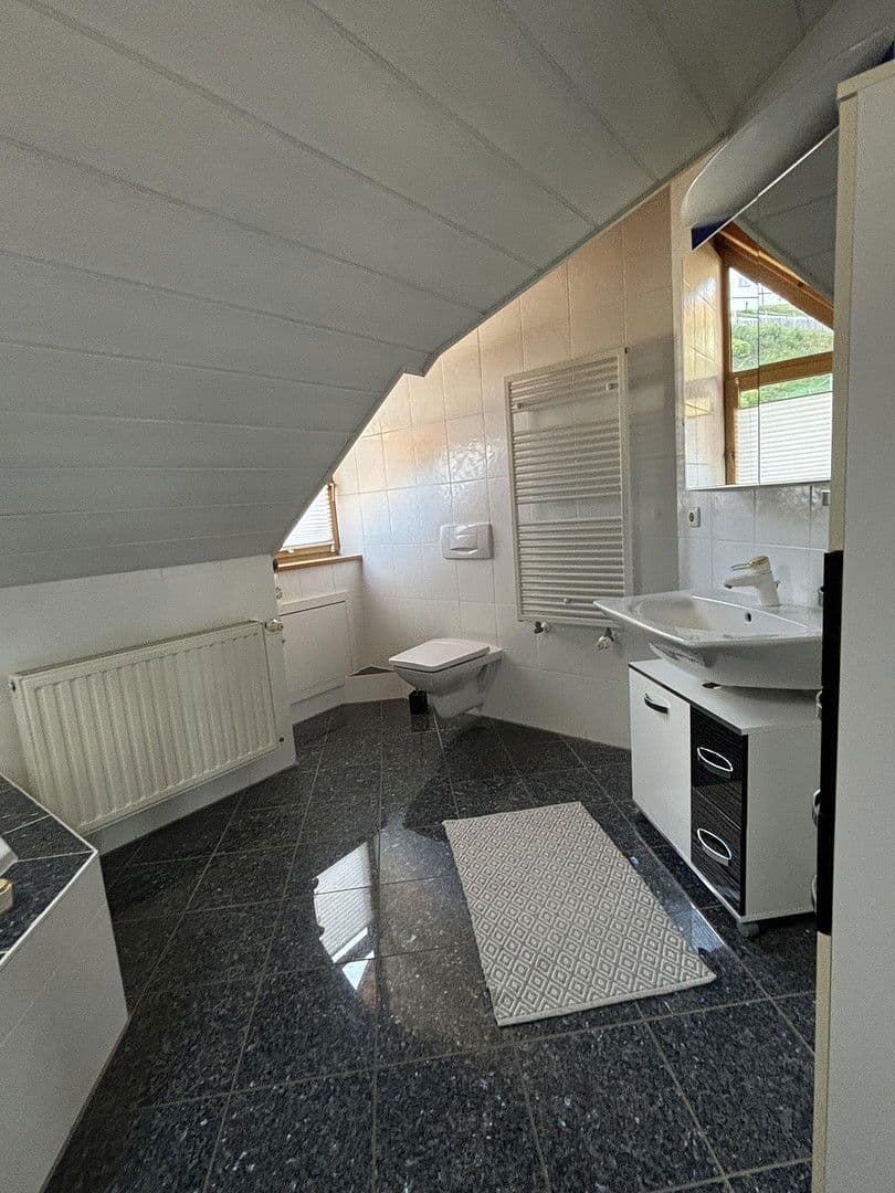 Pronájem bytu 3+1 120 m², Sulzdorf an der Lederhecke, Bavorsko Pronájem bytu 3+1 120 m², Sulzdorf an der Lederhecke, Bavorsko