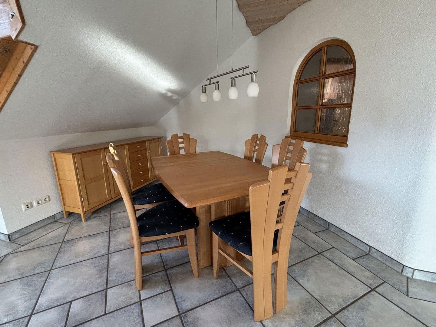 Pronájem bytu 3+1 120 m², Sulzdorf an der Lederhecke, Bavorsko Pronájem bytu 3+1 120 m², Sulzdorf an der Lederhecke, Bavorsko