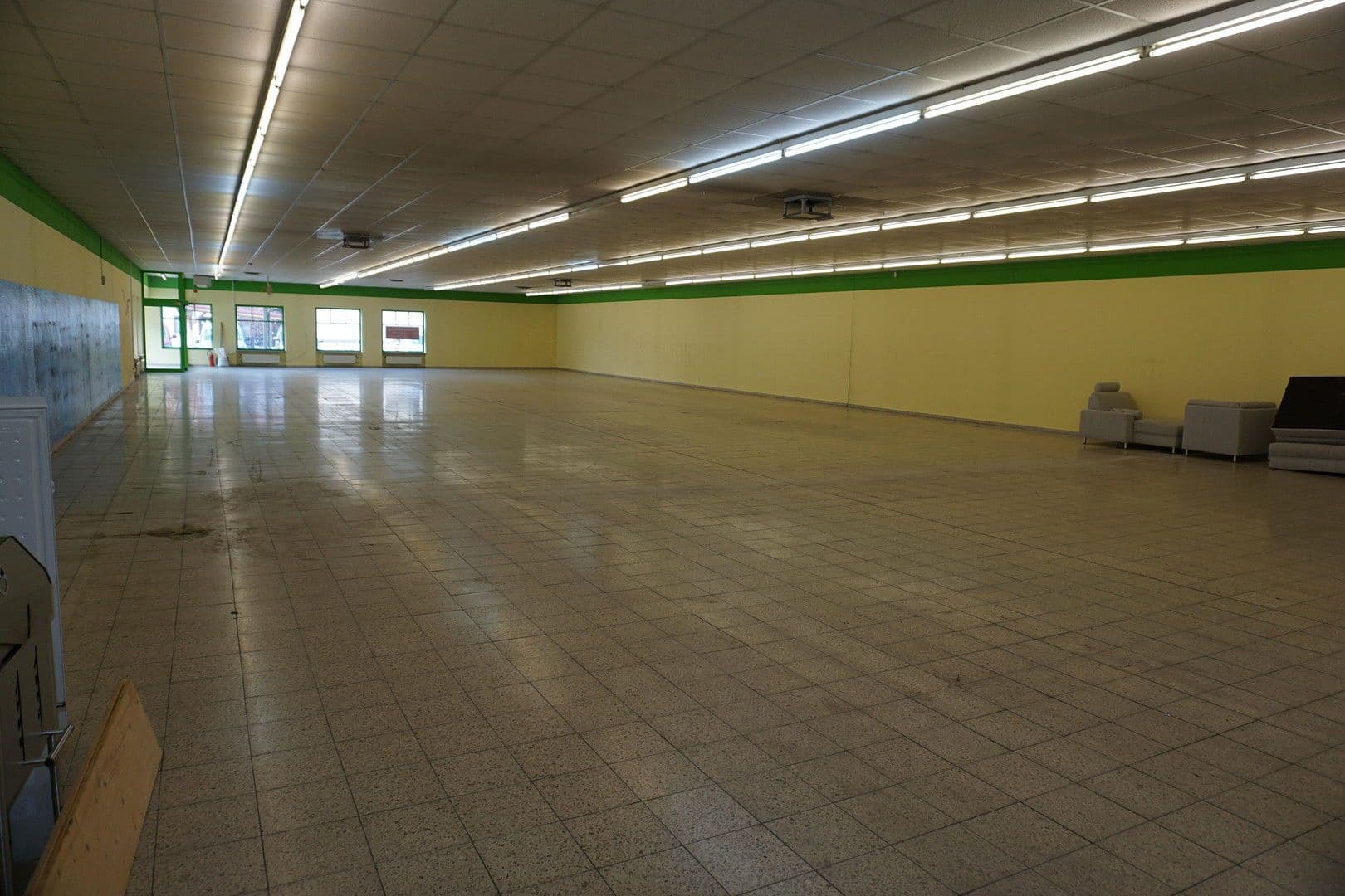 Pronájem nebytového prostoru 826 m², Wannenblick 1, Wertach, Bavorsko Pronájem nebytového prostoru 826 m², Wannenblick 1, Wertach, Bavorsko