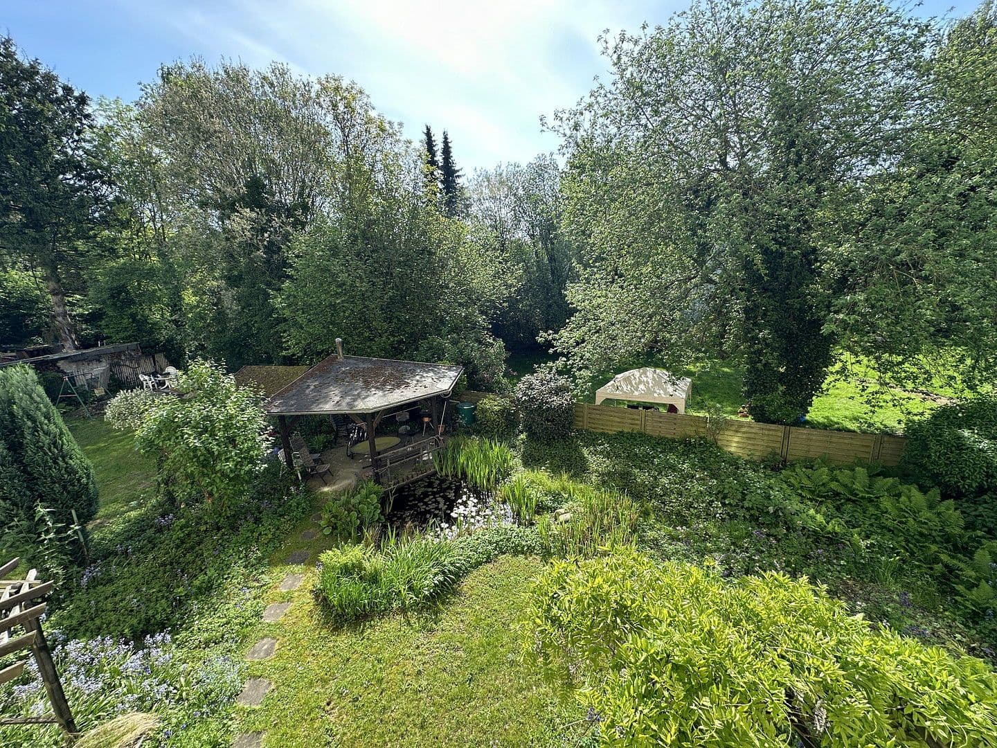 Pronájem bytu 3+kk 87 m², Hattinger Str., Bochum, Severní Porýní-Vestfálsko Pronájem bytu 3+kk 87 m², Hattinger Str., Bochum, Severní Porýní-Vestfálsko