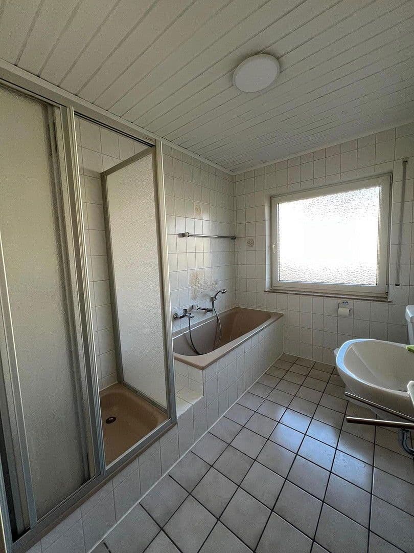 Pronájem bytu 3+1 75 m², Schubertstraße 8, Waldbröl, Severní Porýní-Vestfálsko Pronájem bytu 3+1 75 m², Schubertstraße 8, Waldbröl, Severní Porýní-Vestfálsko