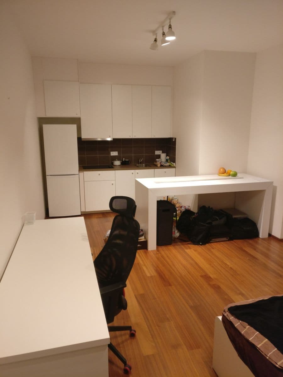 Pronájem bytu 1+kk 34 m², U Michelského mlýna, Praha, Praha Pronájem bytu 1+kk 34 m², U Michelského mlýna, Praha, Praha