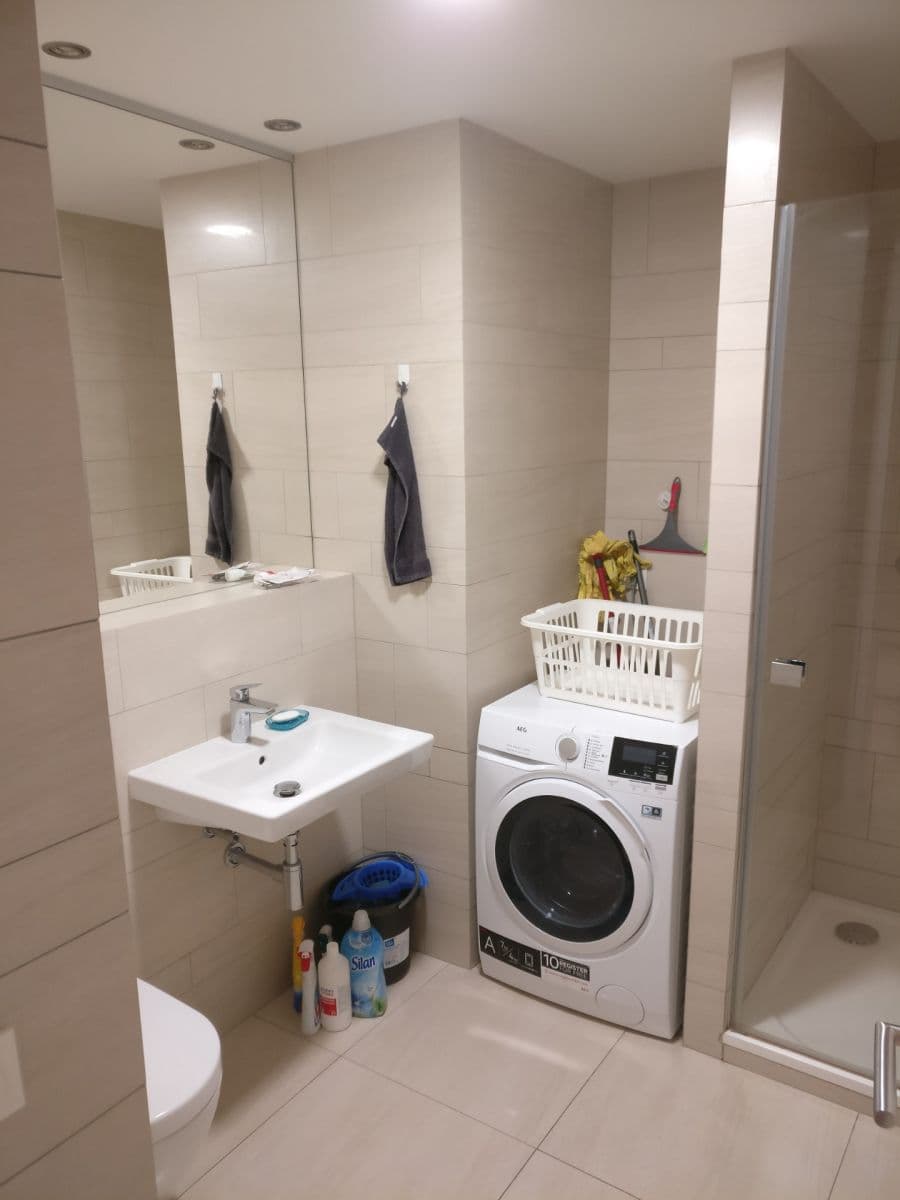 Pronájem bytu 1+kk 34 m², U Michelského mlýna, Praha, Praha Pronájem bytu 1+kk 34 m², U Michelského mlýna, Praha, Praha