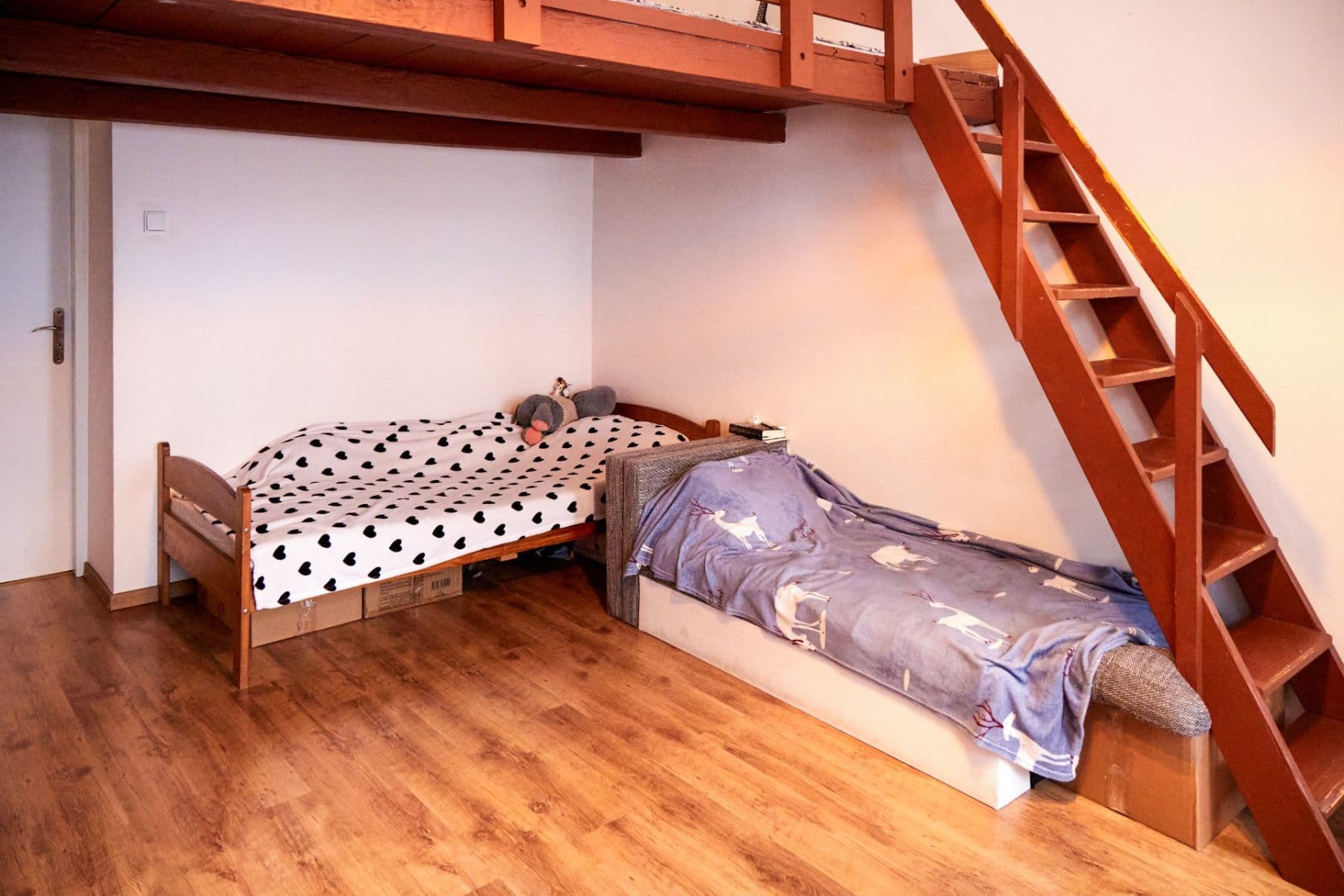 Pronájem bytu 1+1 42 m², Husitská, Praha, Praha Pronájem bytu 1+1 42 m², Husitská, Praha, Praha