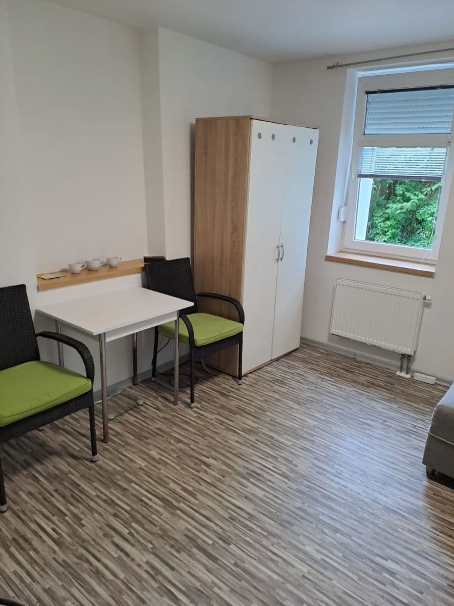 Pronájem bytu 1+kk 20 m², Táborská, Karlovy Vary, Karlovarský kraj Pronájem bytu 1+kk 20 m², Táborská, Karlovy Vary, Karlovarský kraj