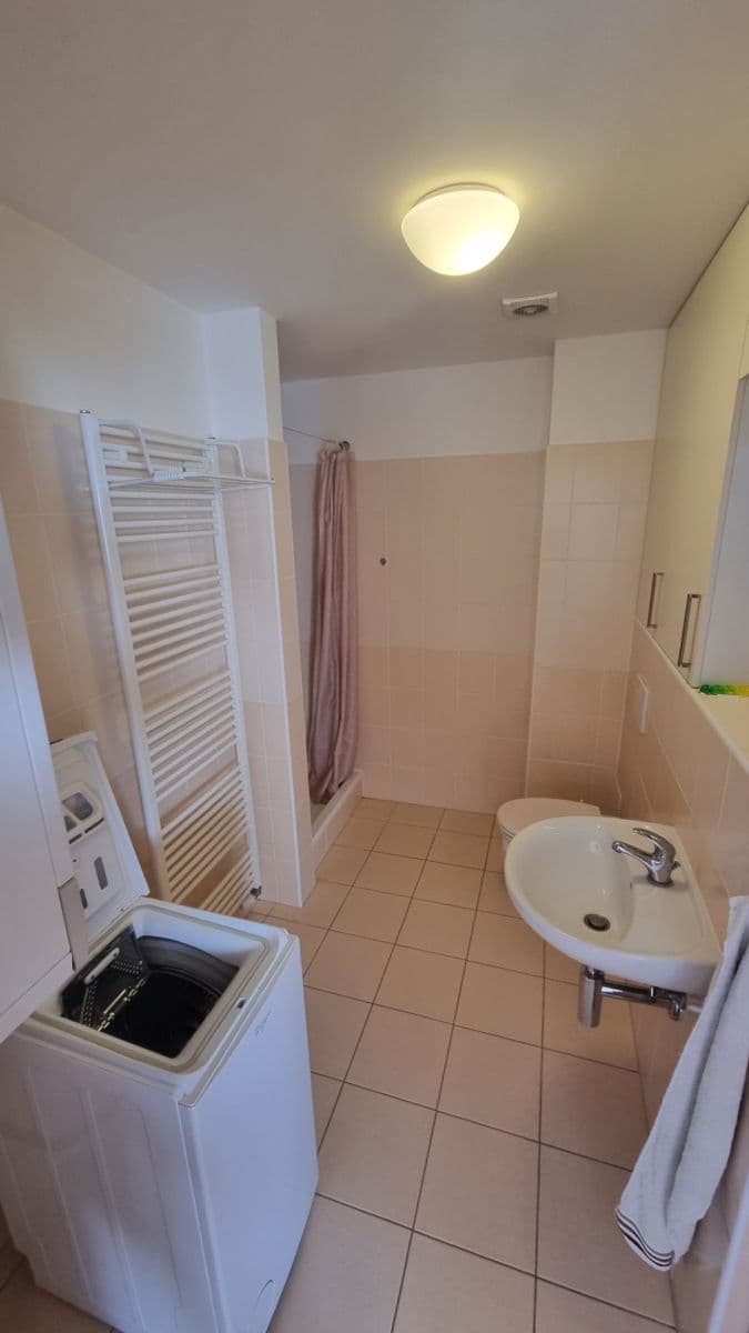 Pronájem bytu 2+kk 54 m², Ponětovická, Brno, Jihomoravský kraj Pronájem bytu 2+kk 54 m², Ponětovická, Brno, Jihomoravský kraj