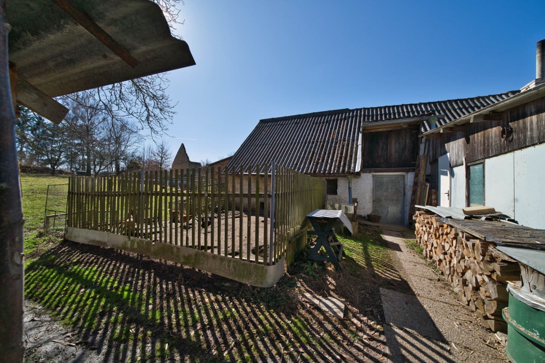 Prodej domu 100 m², pozemek 2.680 m², Barchovice, Středočeský kraj Prodej domu 100 m², pozemek 2.680 m², Barchovice, Středočeský kraj