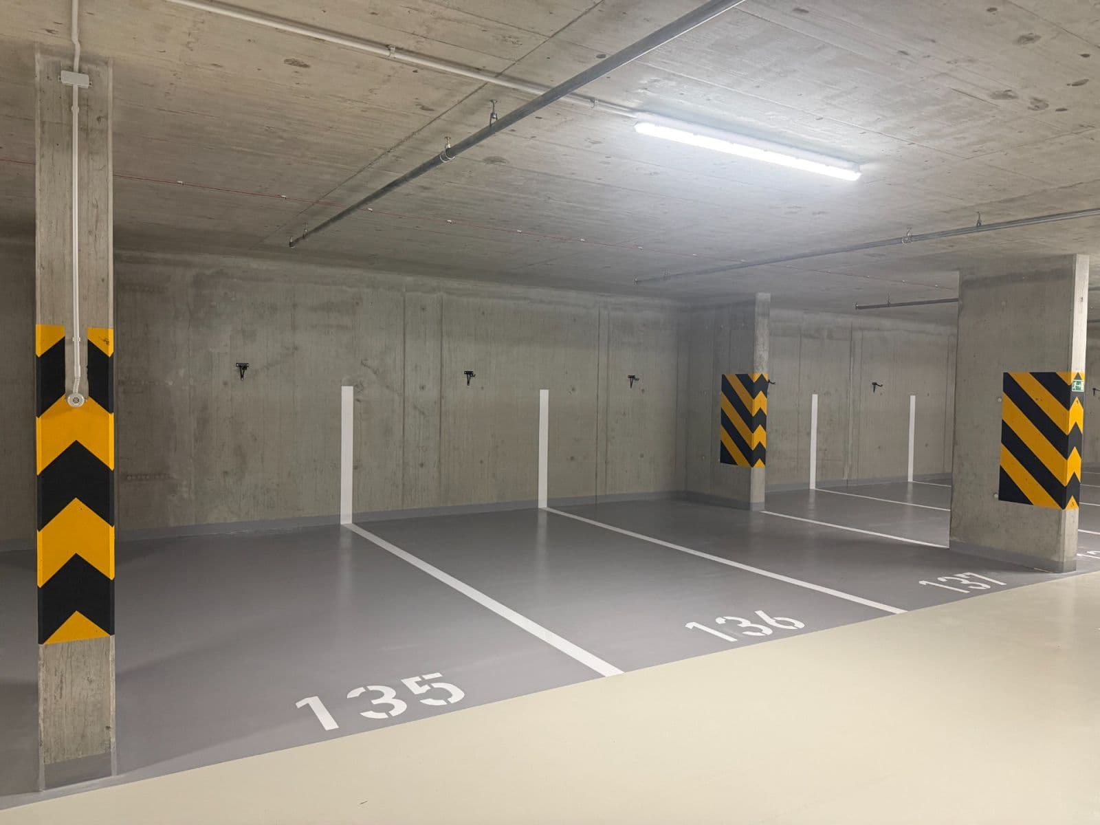 Pronájem garáže 13 m², Kolmanova, Praha, Praha Pronájem garáže 13 m², Kolmanova, Praha, Praha