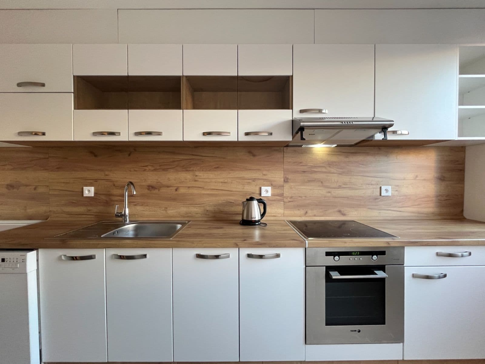 Pronájem bytu 3+1 73 m², Konradova, Brno, Jihomoravský kraj Pronájem bytu 3+1 73 m², Konradova, Brno, Jihomoravský kraj