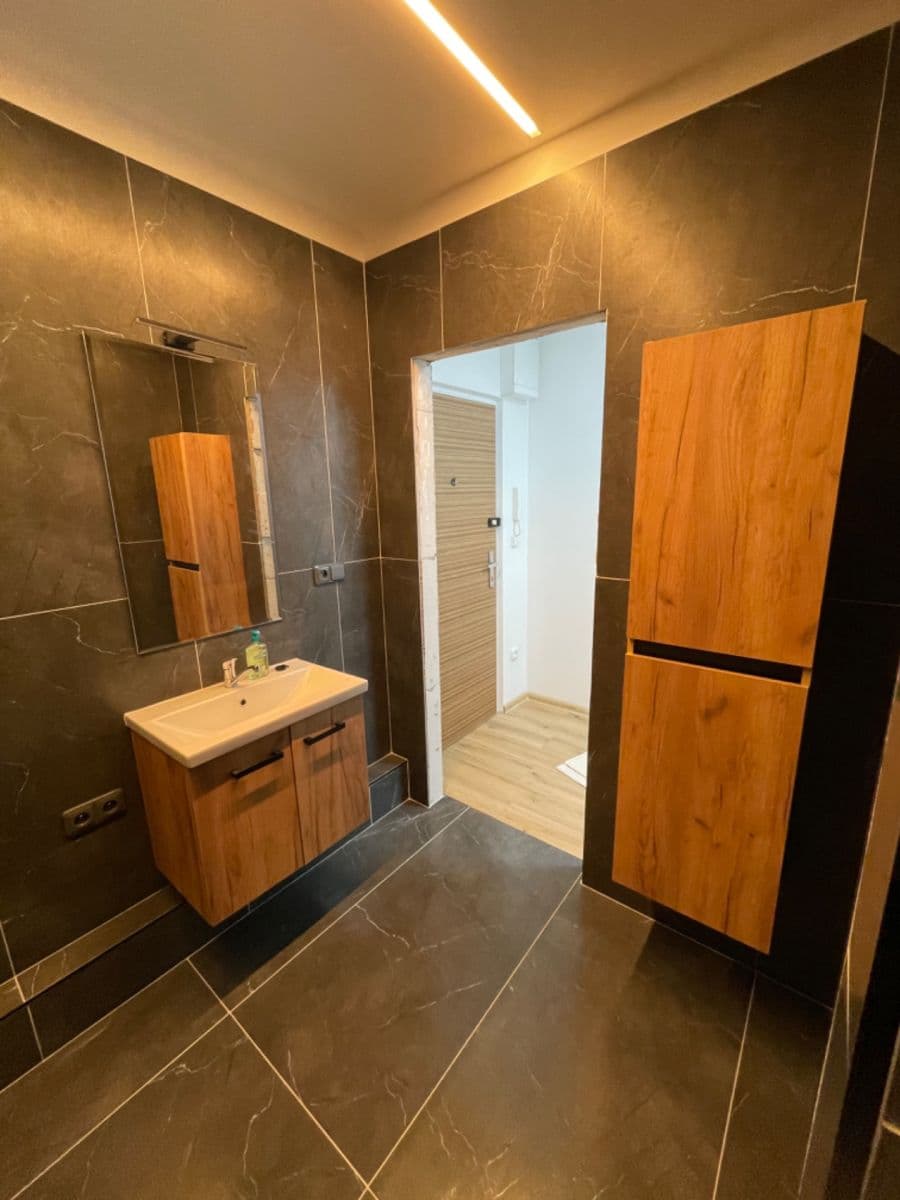 Pronájem bytu 1+1 40 m², nábřeží Závodu míru, Pardubice, Pardubický kraj Pronájem bytu 1+1 40 m², nábřeží Závodu míru, Pardubice, Pardubický kraj