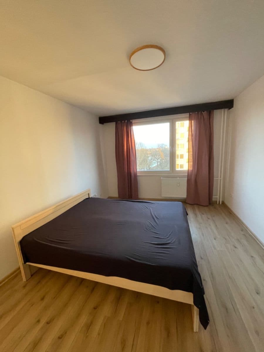 Pronájem bytu 1+1 40 m², nábřeží Závodu míru, Pardubice, Pardubický kraj Pronájem bytu 1+1 40 m², nábřeží Závodu míru, Pardubice, Pardubický kraj