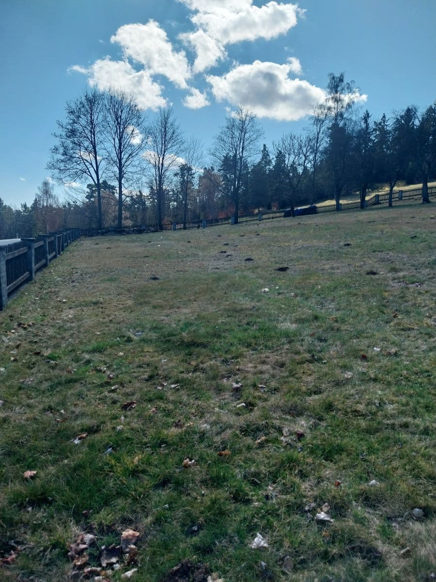 Prodej pozemku 1.898 m², Holubov, Jihočeský kraj Prodej pozemku 1.898 m², Holubov, Jihočeský kraj