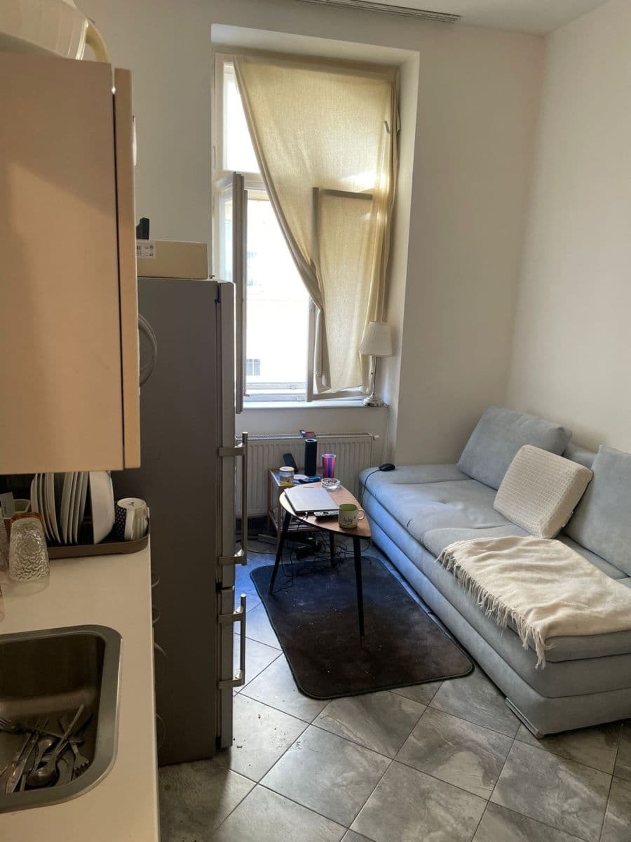 Pronájem bytu 1+kk 17 m², Umělecká, Praha, Praha Pronájem bytu 1+kk 17 m², Umělecká, Praha, Praha
