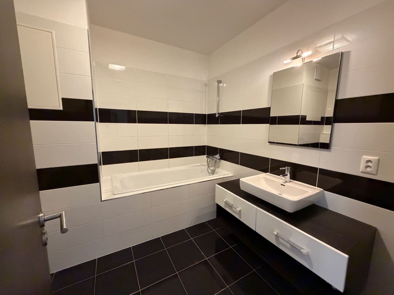 Pronájem bytu 2+kk 59 m², Jantarová, Ostrava, Moravskoslezský kraj Pronájem bytu 2+kk 59 m², Jantarová, Ostrava, Moravskoslezský kraj