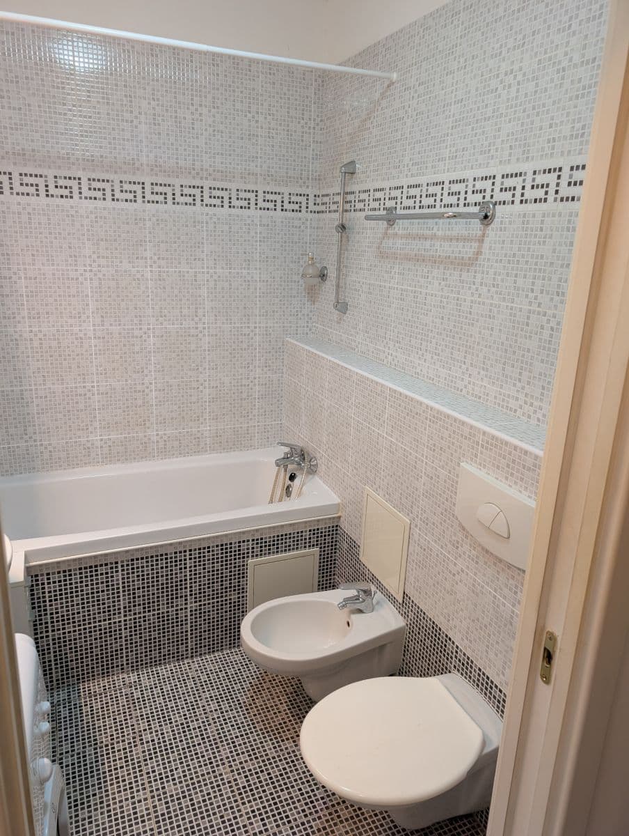 Pronájem bytu 1+kk 25 m², Arbesovo náměstí, Praha, Praha Pronájem bytu 1+kk 25 m², Arbesovo náměstí, Praha, Praha