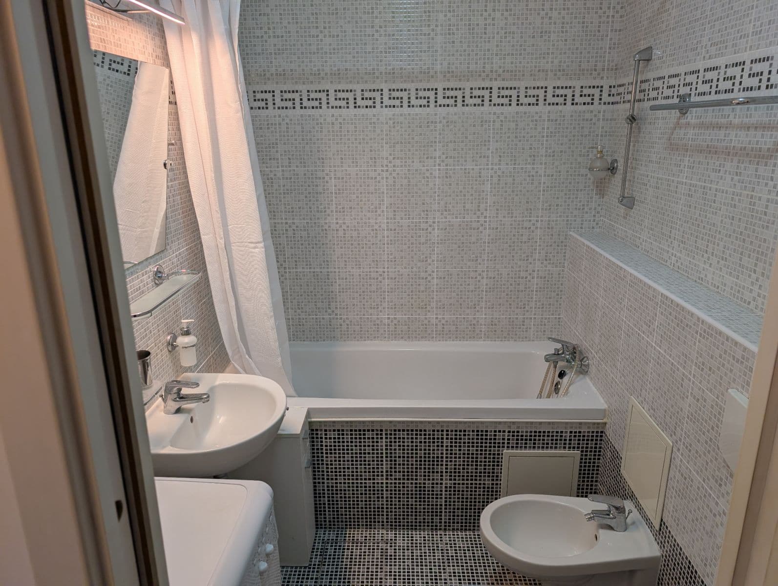 Pronájem bytu 1+kk 25 m², Arbesovo náměstí, Praha, Praha Pronájem bytu 1+kk 25 m², Arbesovo náměstí, Praha, Praha