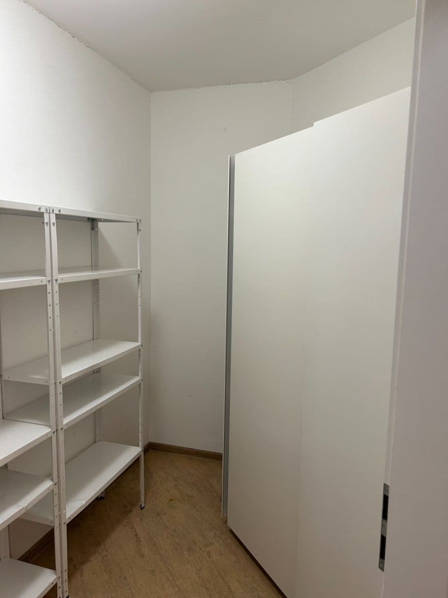 Pronájem bytu 1+1 48 m², Hrachová, Ružinov, Bratislavský kraj Pronájem bytu 1+1 48 m², Hrachová, Ružinov, Bratislavský kraj