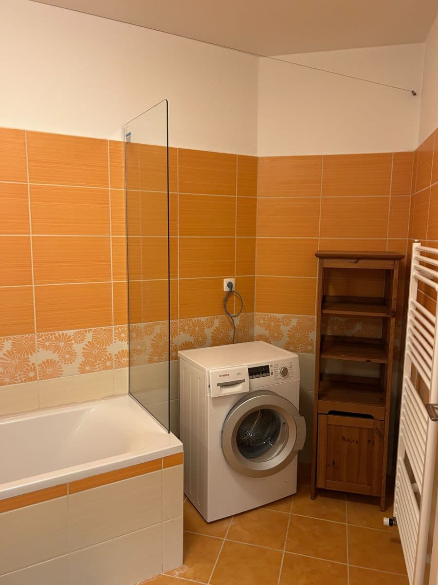 Pronájem bytu 1+1 48 m², Hrachová, Ružinov, Bratislavský kraj Pronájem bytu 1+1 48 m², Hrachová, Ružinov, Bratislavský kraj