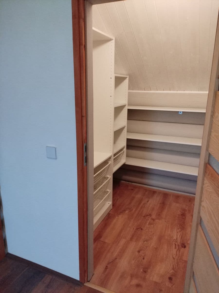 Prodej domu 163 m², pozemek 916 m², Okružní, Neumětely, Středočeský kraj Prodej domu 163 m², pozemek 916 m², Okružní, Neumětely, Středočeský kraj