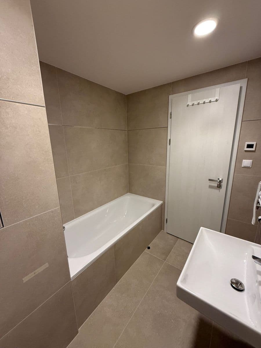 Pronájem bytu 2+kk 57 m², Domalípova, Praha, Praha Pronájem bytu 2+kk 57 m², Domalípova, Praha, Praha