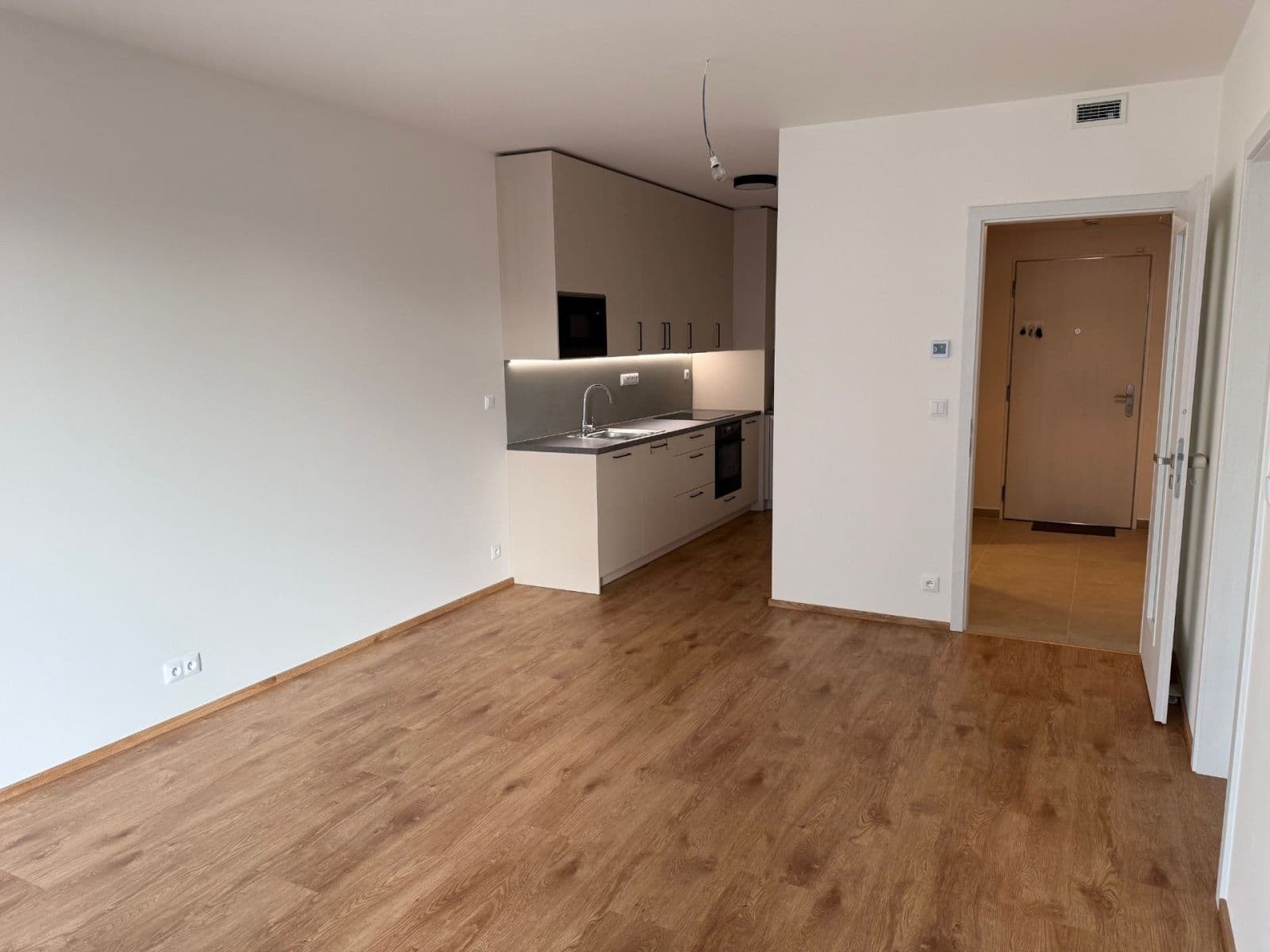 Pronájem bytu 2+kk 57 m², Domalípova, Praha, Praha Pronájem bytu 2+kk 57 m², Domalípova, Praha, Praha