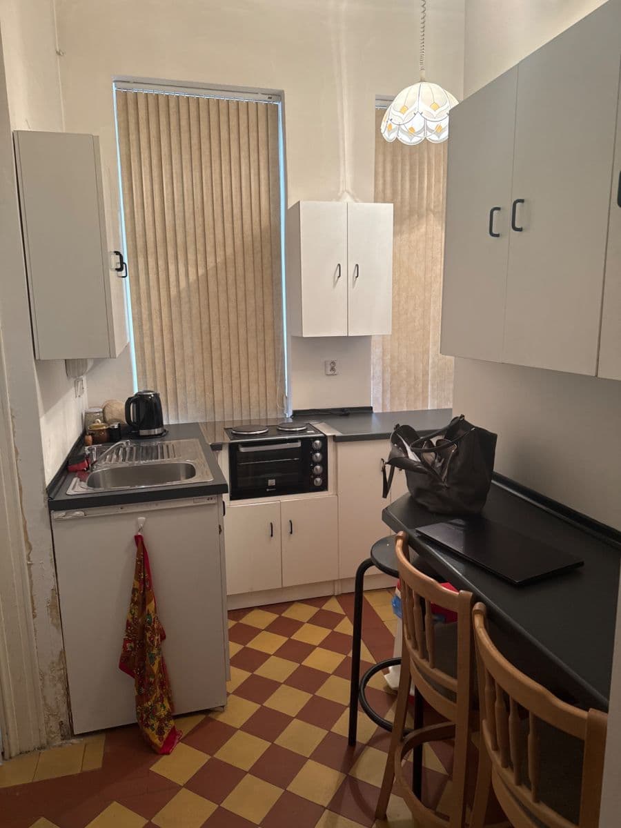 Pronájem bytu 3+1 75 m², Roháčova, Praha, Praha Pronájem bytu 3+1 75 m², Roháčova, Praha, Praha