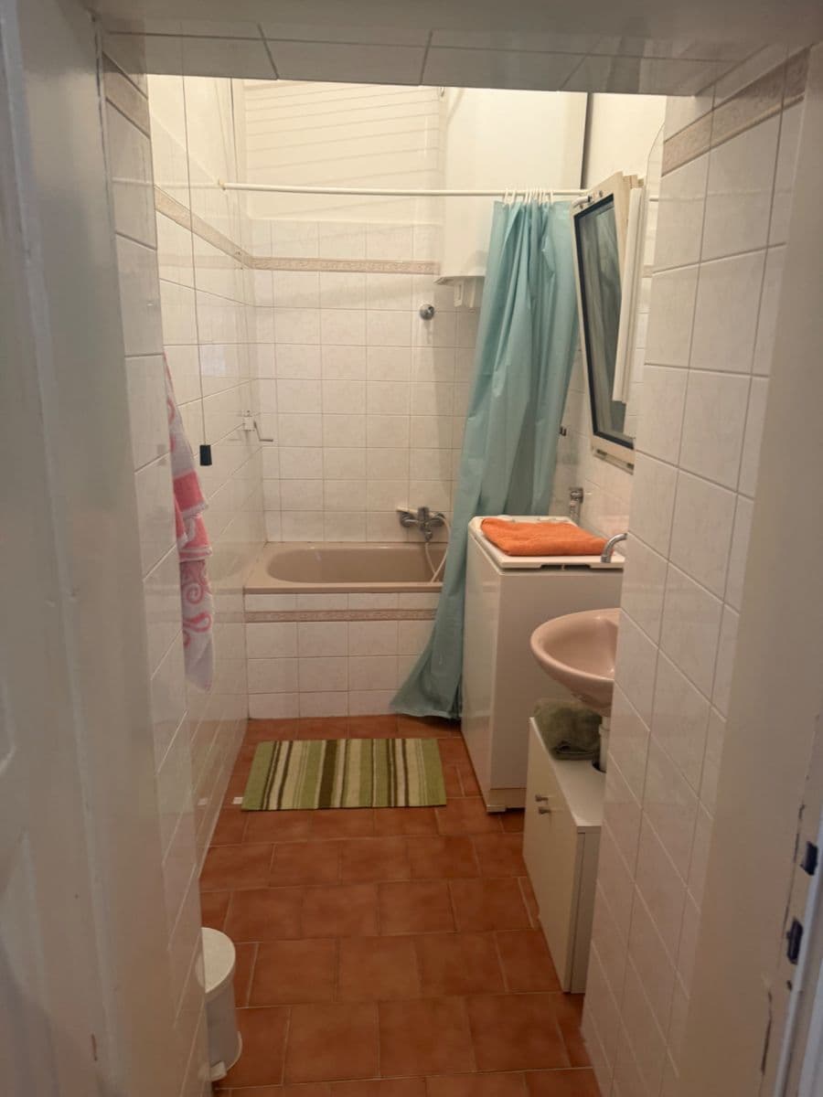 Pronájem bytu 3+1 75 m², Roháčova, Praha, Praha Pronájem bytu 3+1 75 m², Roháčova, Praha, Praha