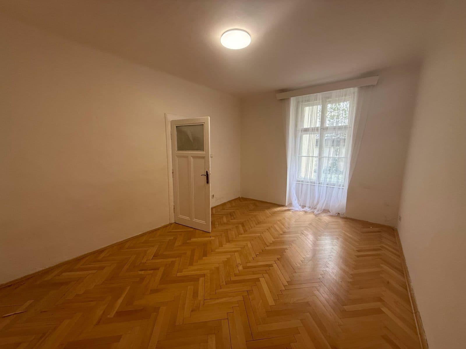 Pronájem bytu 3+1 75 m², Roháčova, Praha, Praha Pronájem bytu 3+1 75 m², Roháčova, Praha, Praha