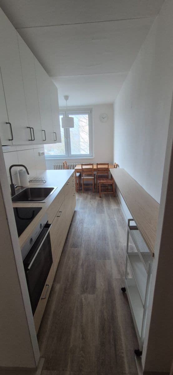 Pronájem bytu 2+1 55 m², Urbánkova, Brno, Jihomoravský kraj Pronájem bytu 2+1 55 m², Urbánkova, Brno, Jihomoravský kraj