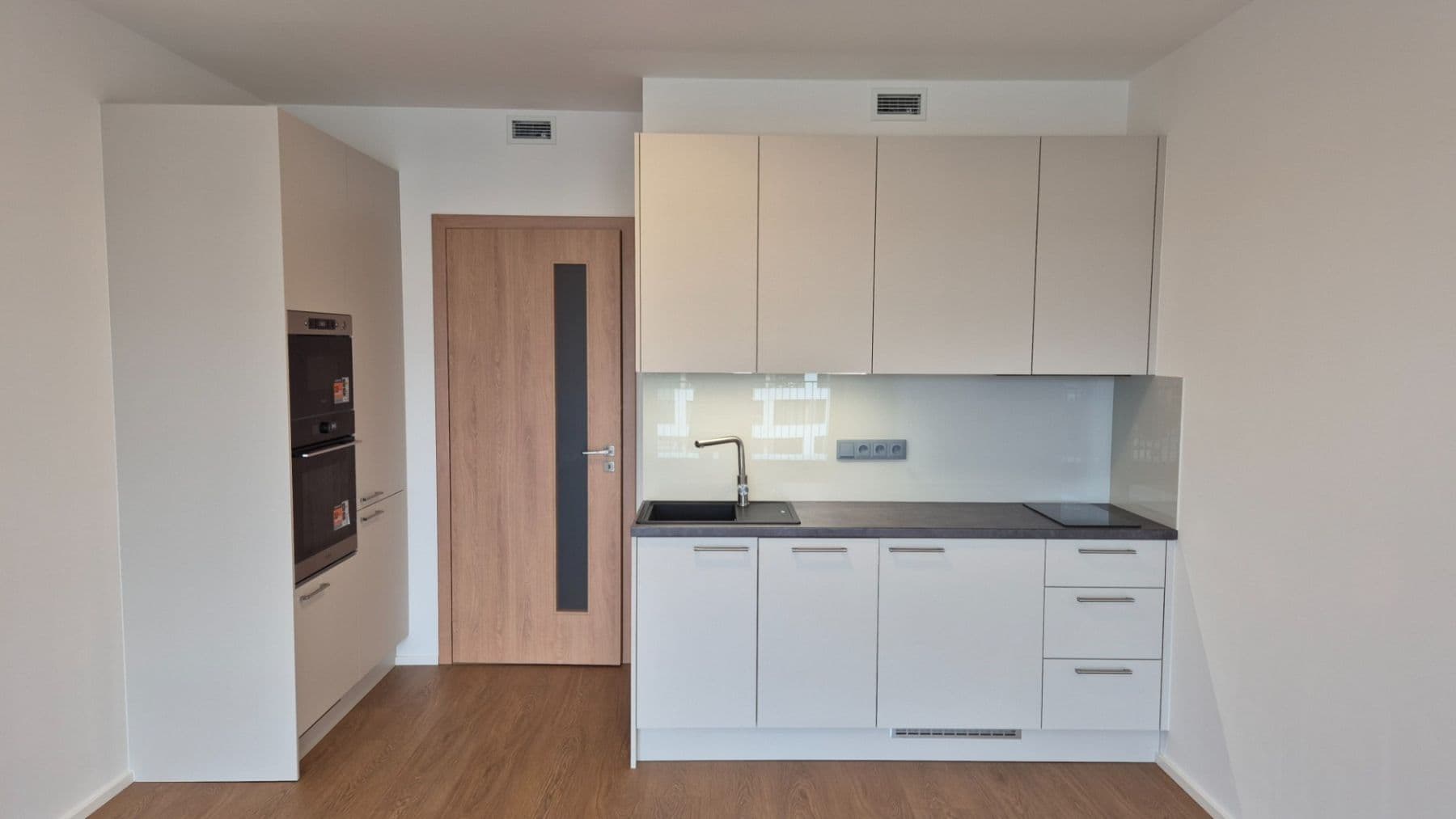 Pronájem bytu 1+kk 32 m², Poděbradská, Praha, Praha Pronájem bytu 1+kk 32 m², Poděbradská, Praha, Praha
