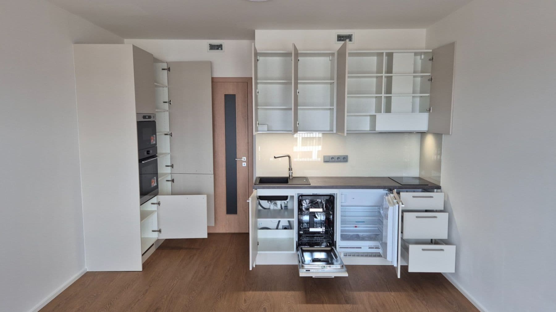 Pronájem bytu 1+kk 32 m², Poděbradská, Praha, Praha Pronájem bytu 1+kk 32 m², Poděbradská, Praha, Praha