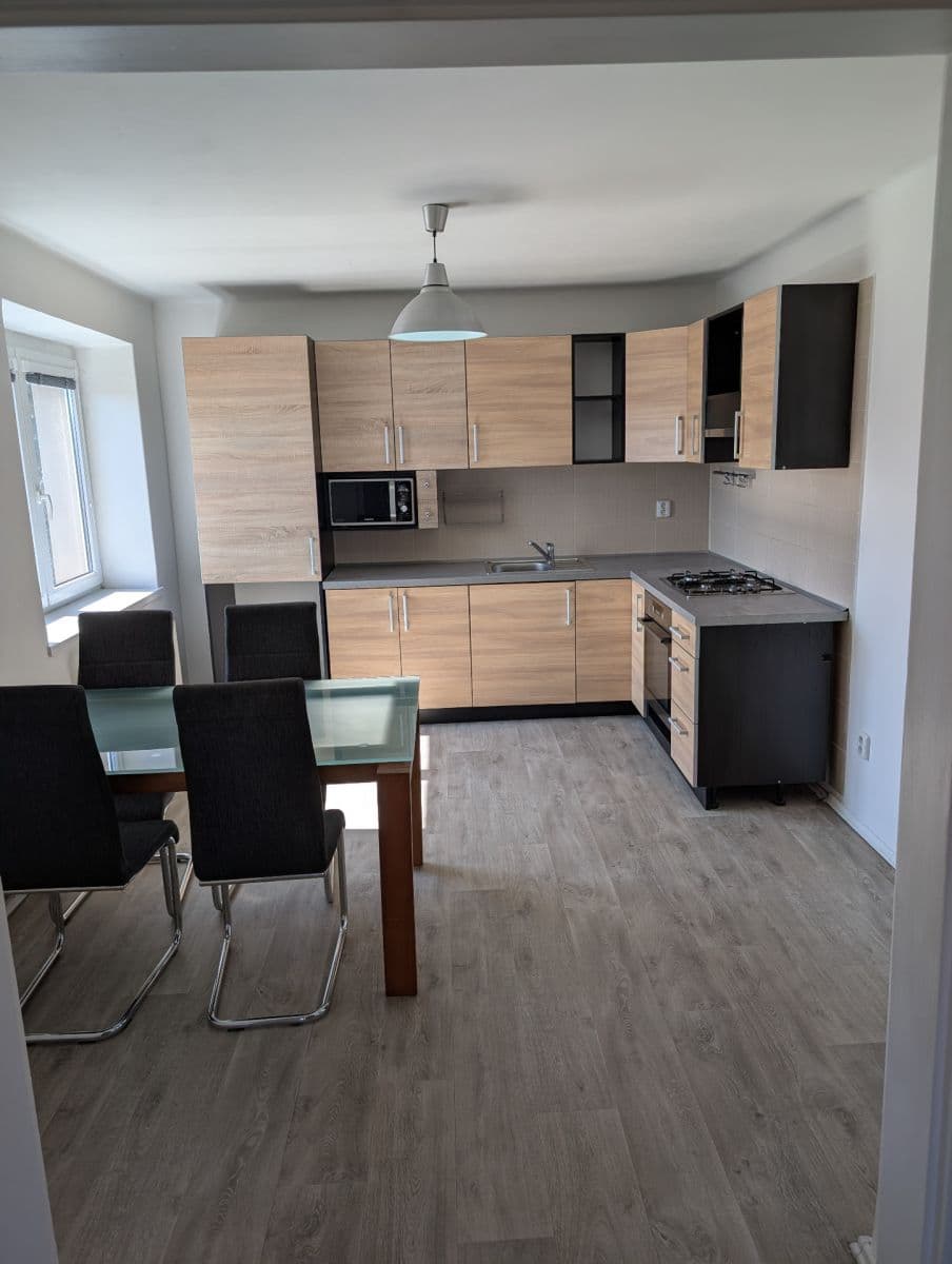 Pronájem bytu 2+1 54 m², Seifertova, Jihlava, Kraj Vysočina Pronájem bytu 2+1 54 m², Seifertova, Jihlava, Kraj Vysočina