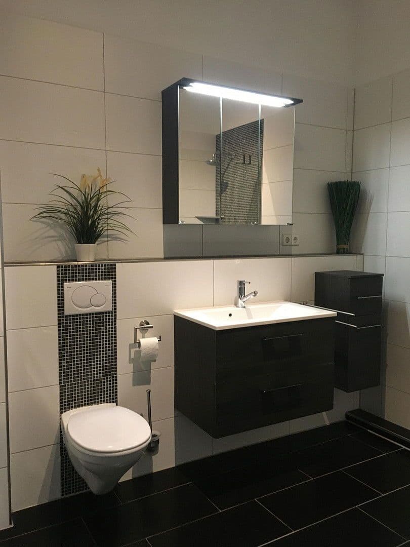 Pronájem bytu 2+kk 95 m², Esslingen am Neckar, Bádensko-Württembersko Pronájem bytu 2+kk 95 m², Esslingen am Neckar, Bádensko-Württembersko