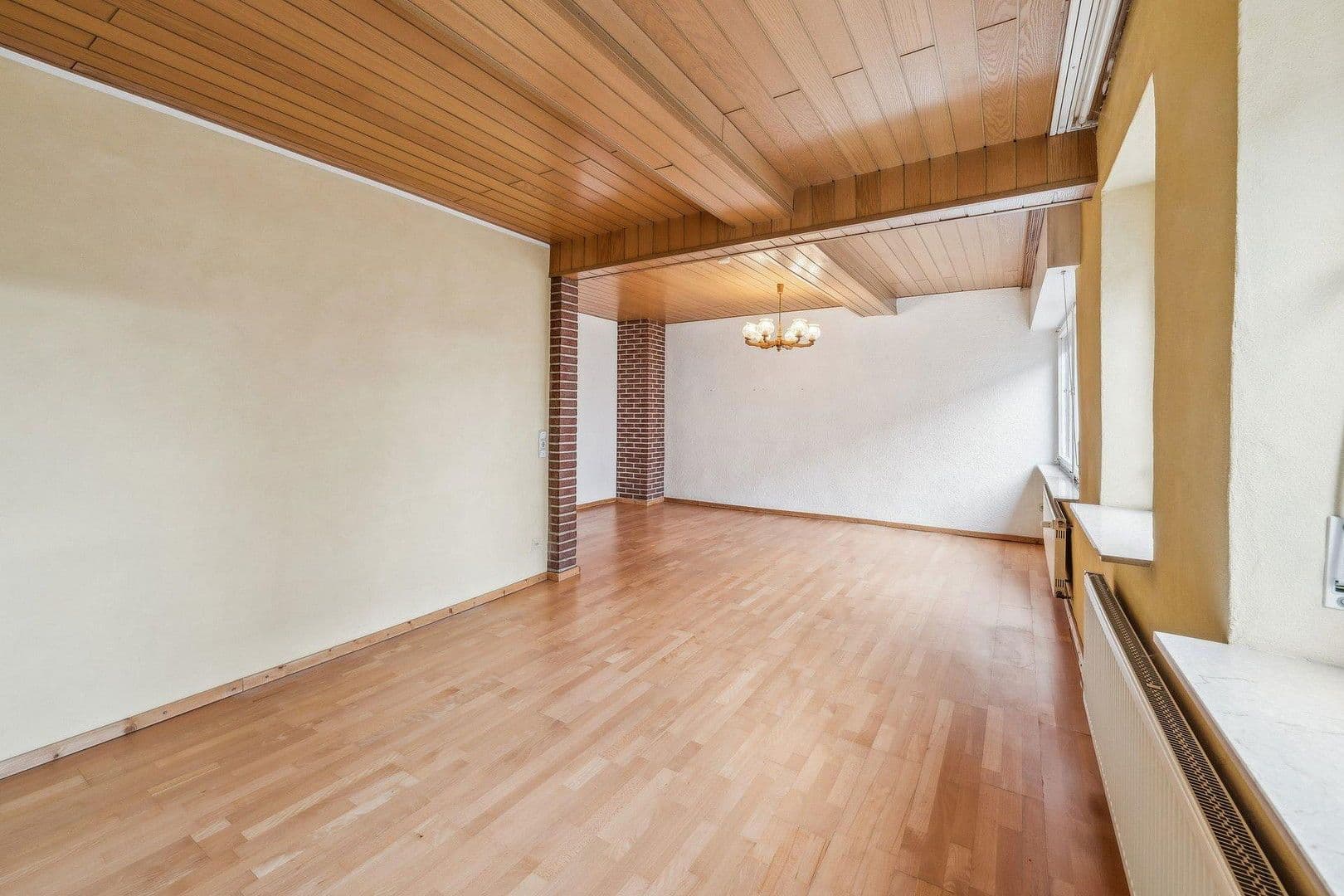 Prodej domu 291 m², pozemek 292 m², Stockstadt am Rhein, Hessen Prodej domu 291 m², pozemek 292 m², Stockstadt am Rhein, Hessen