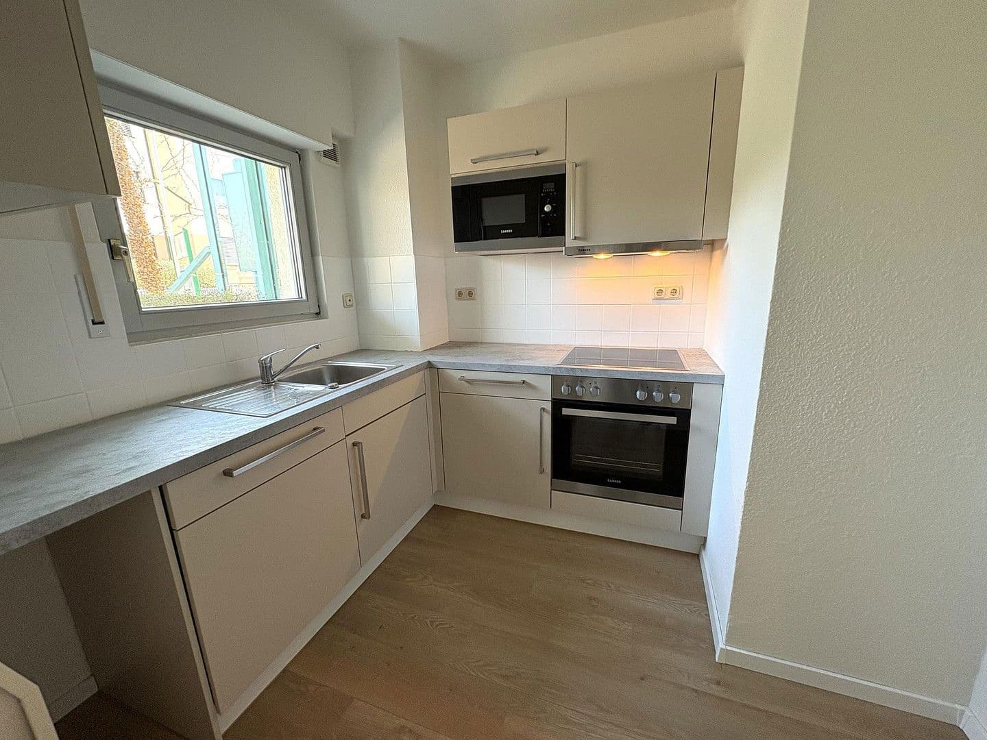 Prodej bytu 3+1 71 m², Kastanienring 14, Leipzig, Sasko Prodej bytu 3+1 71 m², Kastanienring 14, Leipzig, Sasko