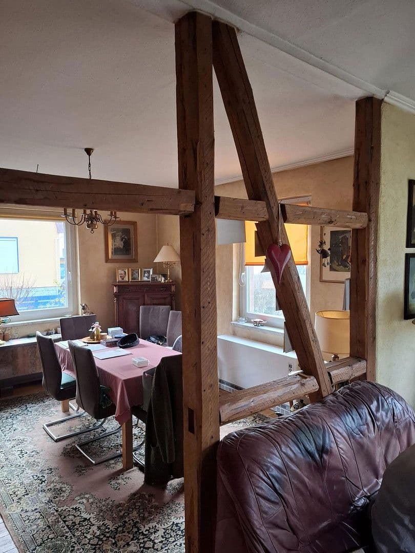 Prodej domu 135 m², pozemek 824 m², Luisenstr. 14, Einbeck, Dolní Sasko Prodej domu 135 m², pozemek 824 m², Luisenstr. 14, Einbeck, Dolní Sasko