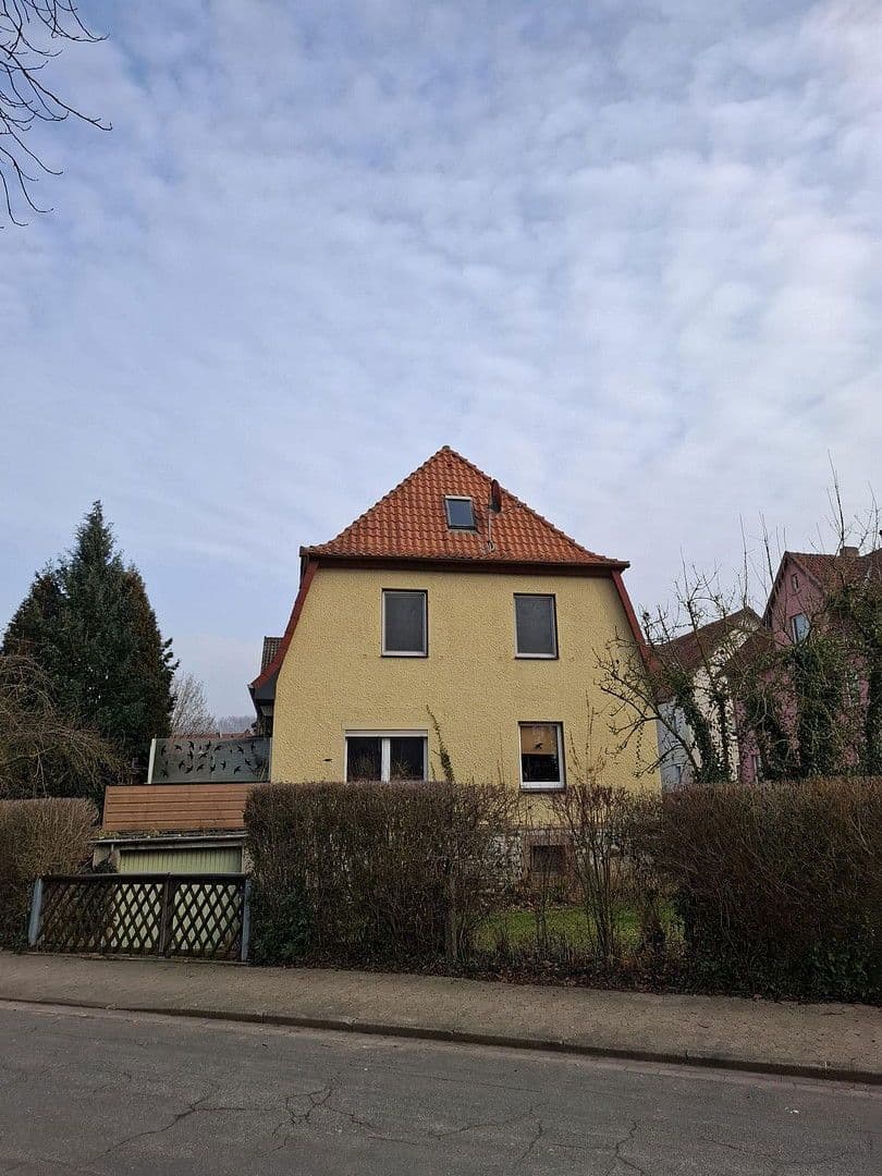Prodej domu 135 m², pozemek 824 m², Luisenstr. 14, Einbeck, Dolní Sasko Prodej domu 135 m², pozemek 824 m², Luisenstr. 14, Einbeck, Dolní Sasko