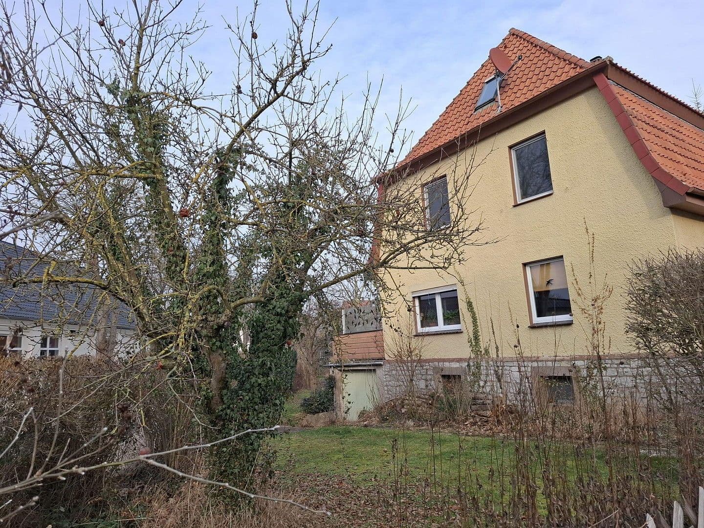 Prodej domu 135 m², pozemek 824 m², Luisenstr. 14, Einbeck, Dolní Sasko Prodej domu 135 m², pozemek 824 m², Luisenstr. 14, Einbeck, Dolní Sasko