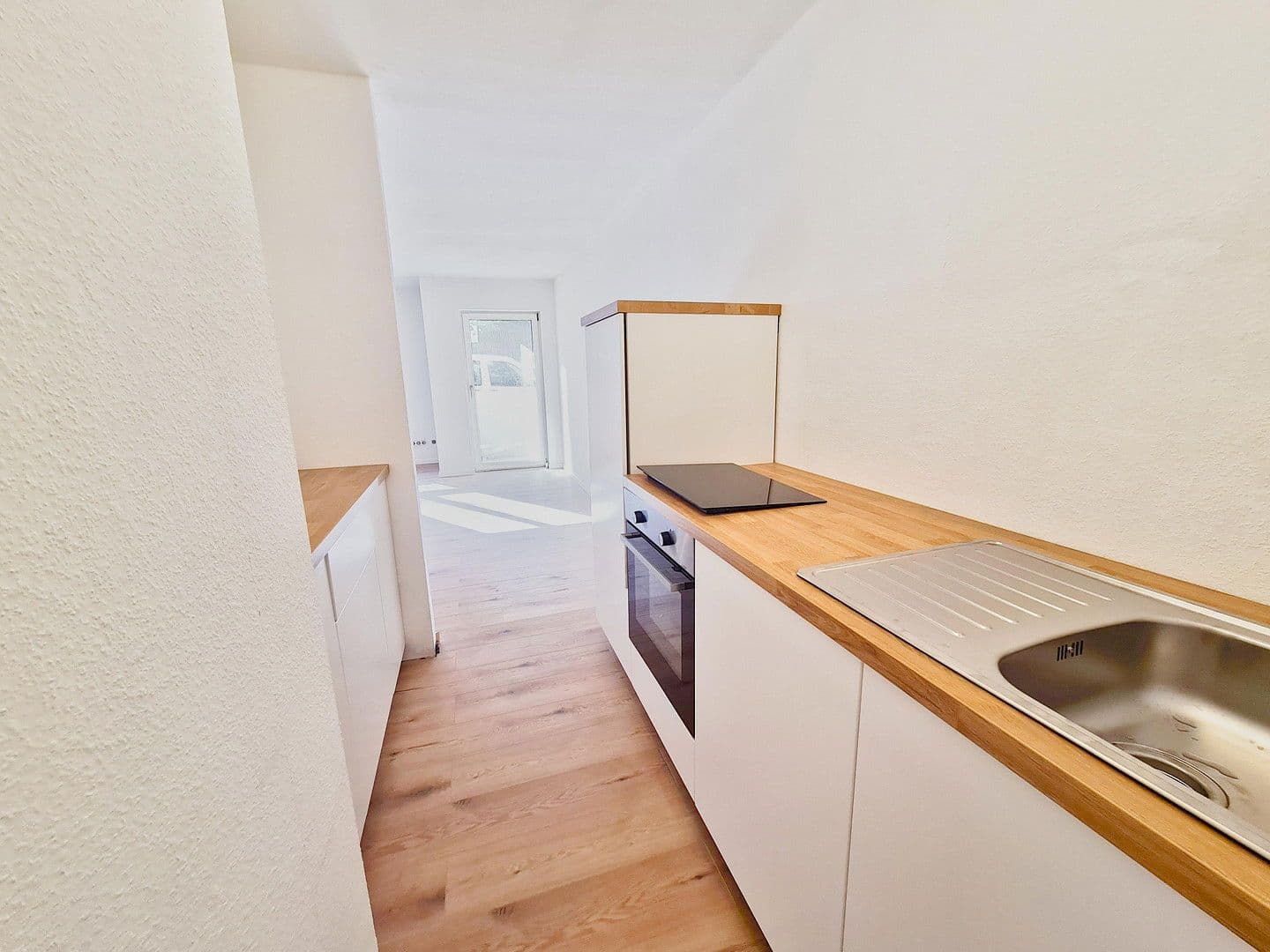 Pronájem bytu 1+1 40 m², Bruchsal, Bádensko-Württembersko Pronájem bytu 1+1 40 m², Bruchsal, Bádensko-Württembersko