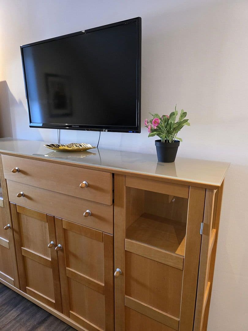 Pronájem bytu 3+1 80 m², Hohenmölsen, Sasko-Anhaltsko Pronájem bytu 3+1 80 m², Hohenmölsen, Sasko-Anhaltsko