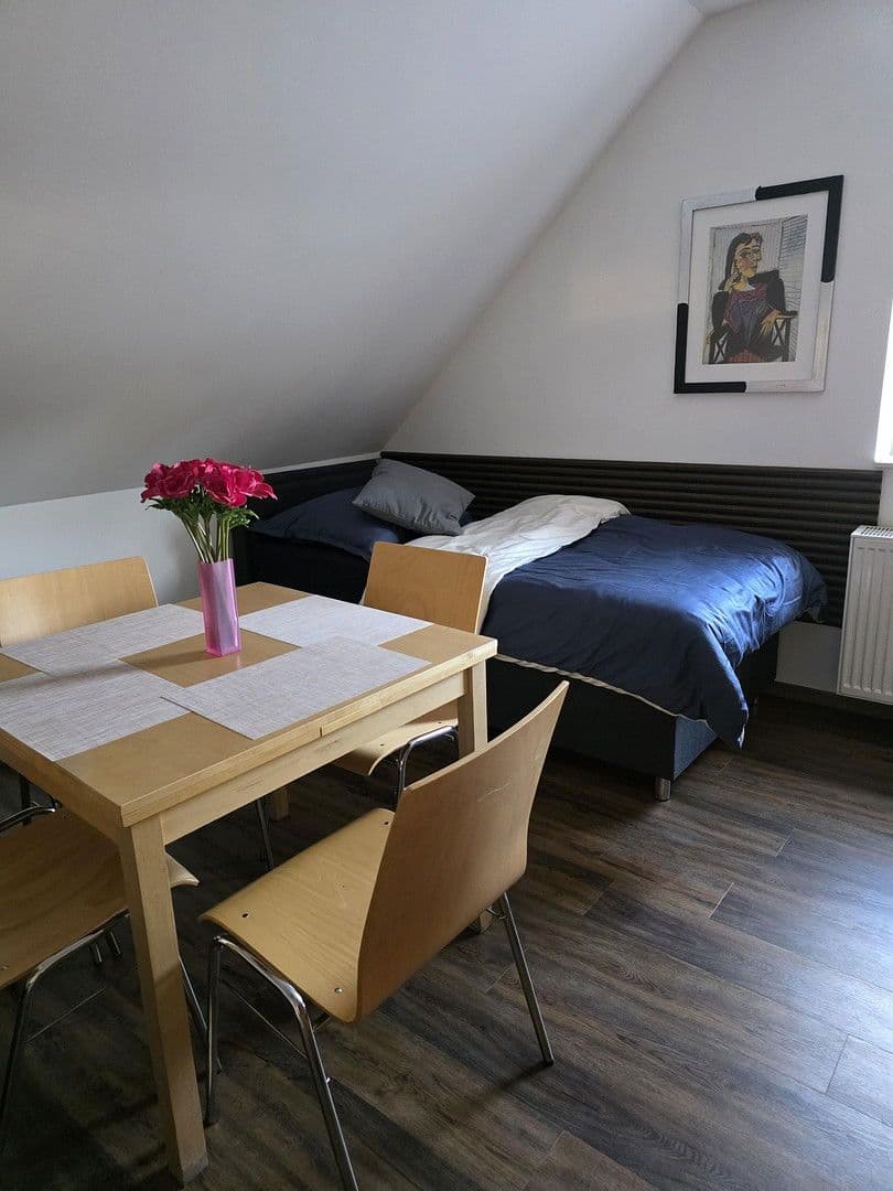 Pronájem bytu 3+1 80 m², Hohenmölsen, Sasko-Anhaltsko Pronájem bytu 3+1 80 m², Hohenmölsen, Sasko-Anhaltsko